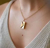 Collar Carta Amor I love You Baño Oro 18K + envío gratis + Caja de Regalo