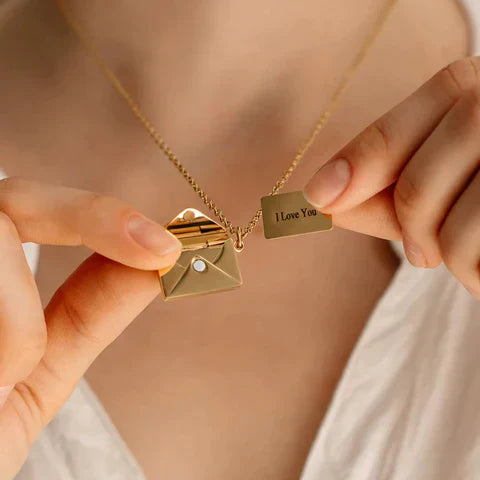 Collar Carta Amor I love You  Baño Oro 18K + envío gratis + Caja de Regalo